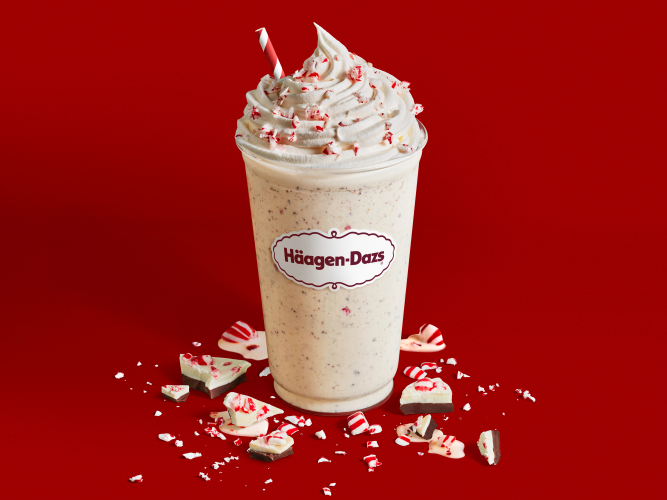 Pepermint Bark Shake Chocolaty peppermint bark and candy pieces blended in rich white chocolate ice cream and topped with whipped cream and peppermint bark pieces.