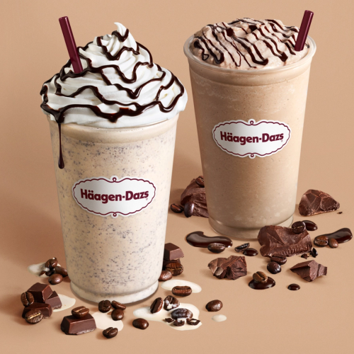 Coffee Frappés Chilled beverage blending coffee ice cream with ice, milk, espresso and syrup. Finished with a chocolate or caramel drizzle. Available in Coffee, Dulce and Mocha.